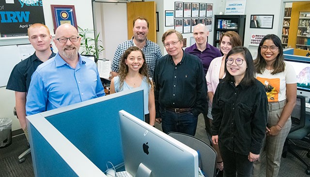 Students and faculty in the Investigative Reporting Workshop